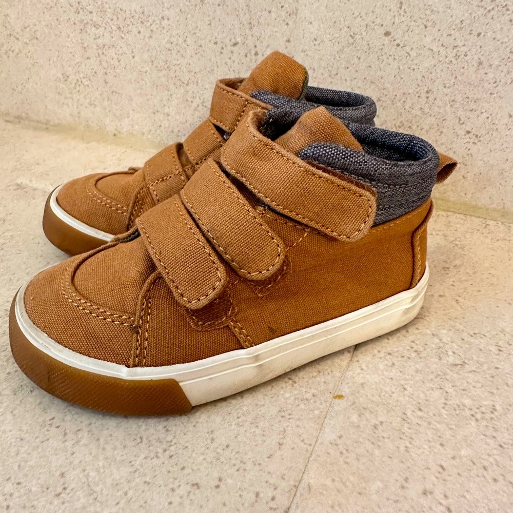 Boys boots with Velcro closure